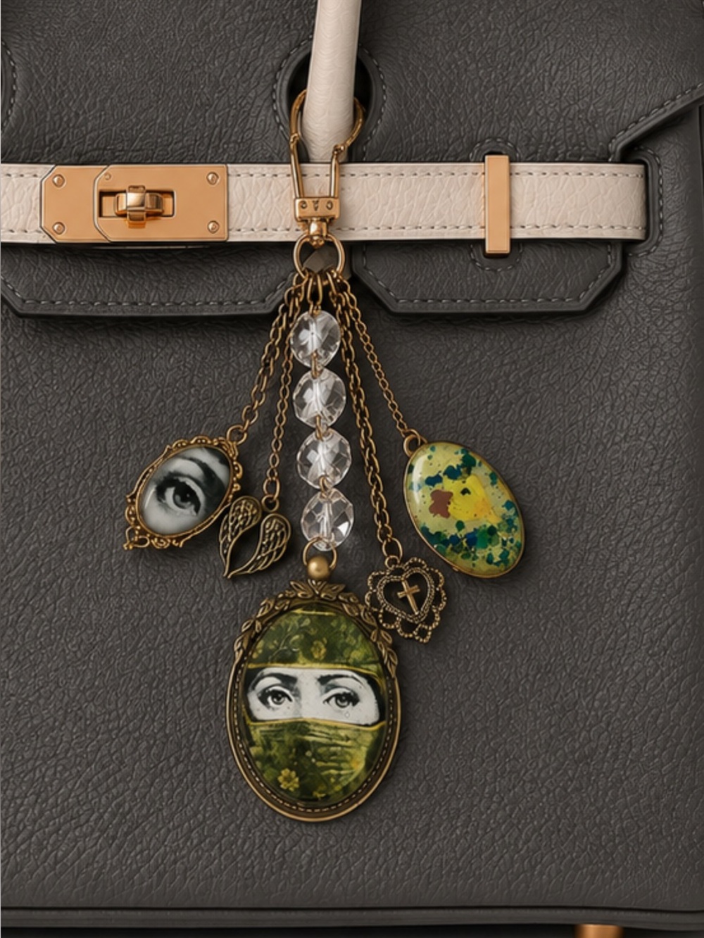 Fornasetti bag purse charm key ring Keychain Accessory green gold Antique Heart